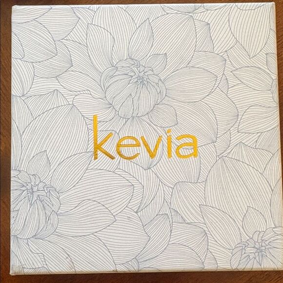 Kevia Teardrop Natural Stone Necklace Set - Picture 5 of 6